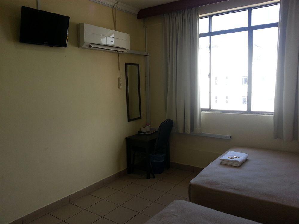 Hotel Iskandar Кота Кинабалу Екстериор снимка