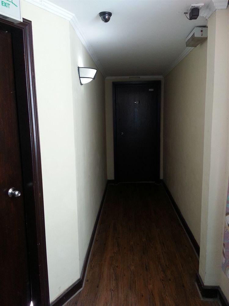 Hotel Iskandar Кота Кинабалу Екстериор снимка
